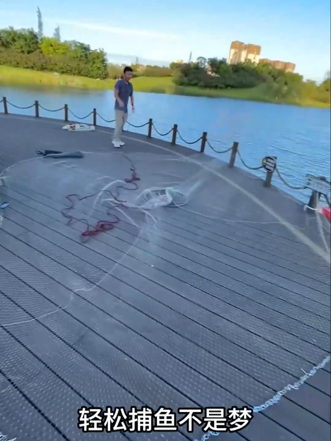 撒网捕白条技巧(怎样撒网捕鱼视频讲解)