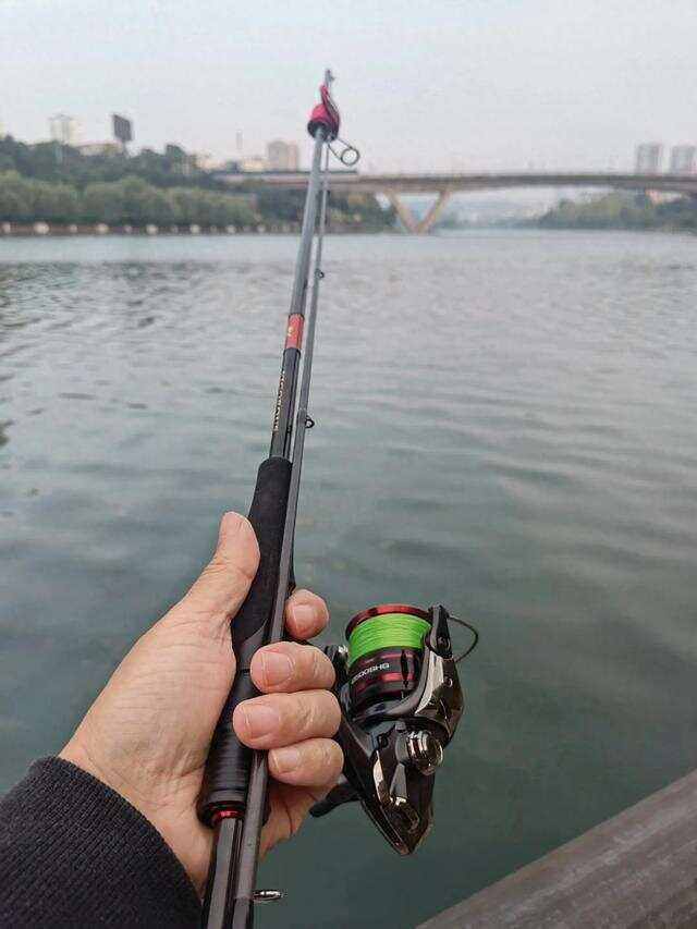 江河可以用路亚钓鱼(如何使用路亚在江河钓鱼)