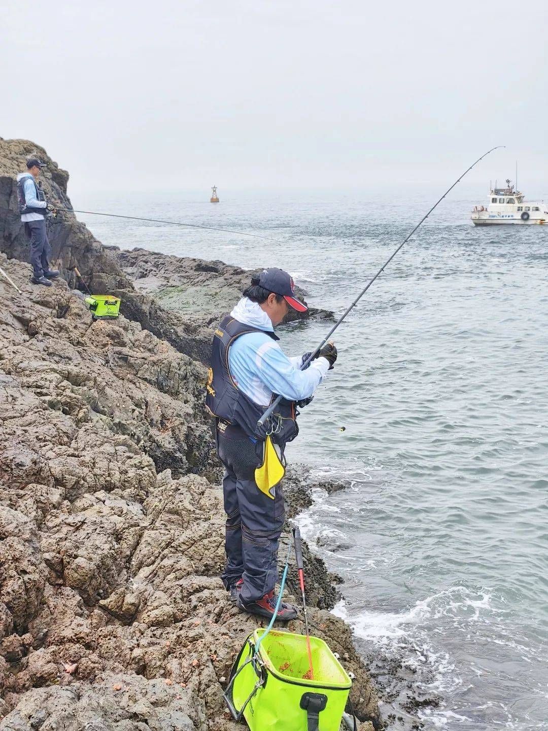 手海钓发(手杆海钓怎么钓)