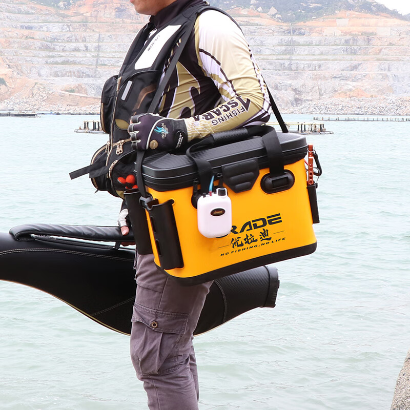 饵料放钓箱(饵料用瓶子装还是袋子装)