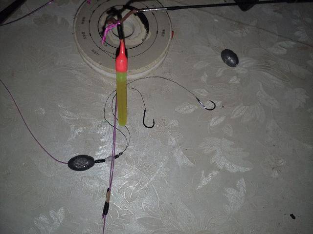 绷尖钓打窝技巧(绷尖钓子线多长合适)