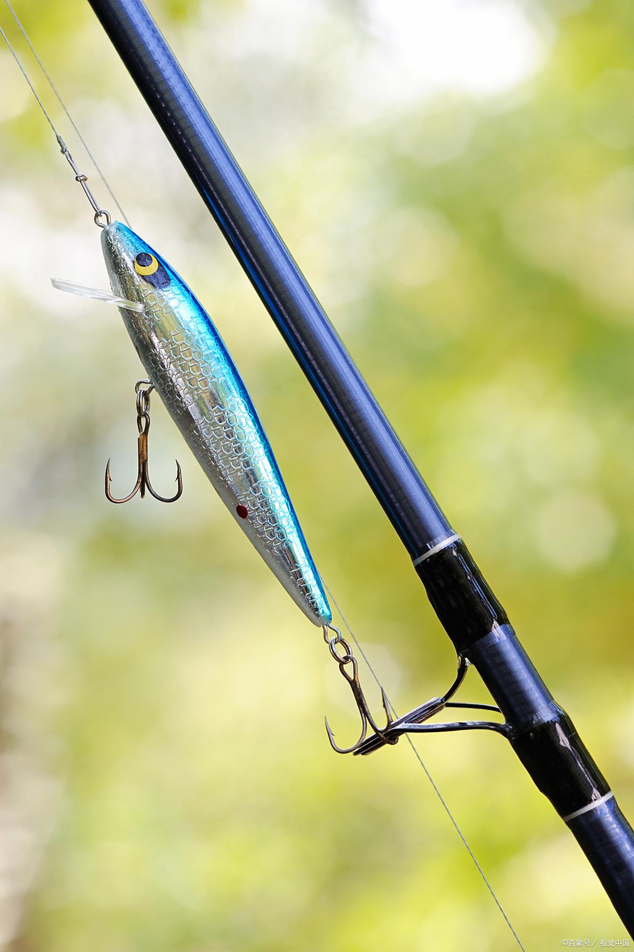 路亚夜钓翘嘴用什么饵(路亚夜钓翘嘴鱼钓法技巧和用饵技巧)