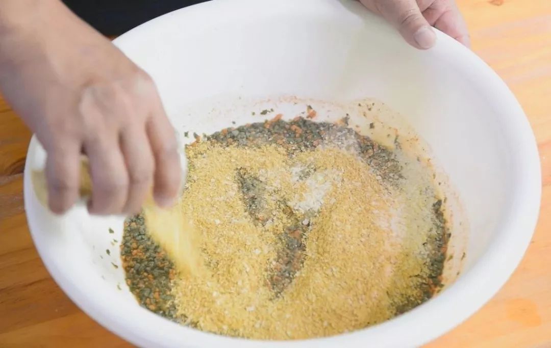 自制搓饵饵料(搓饵的制作方法视频教程) 自制搓饵饵料(搓饵的制作方法视频教程)