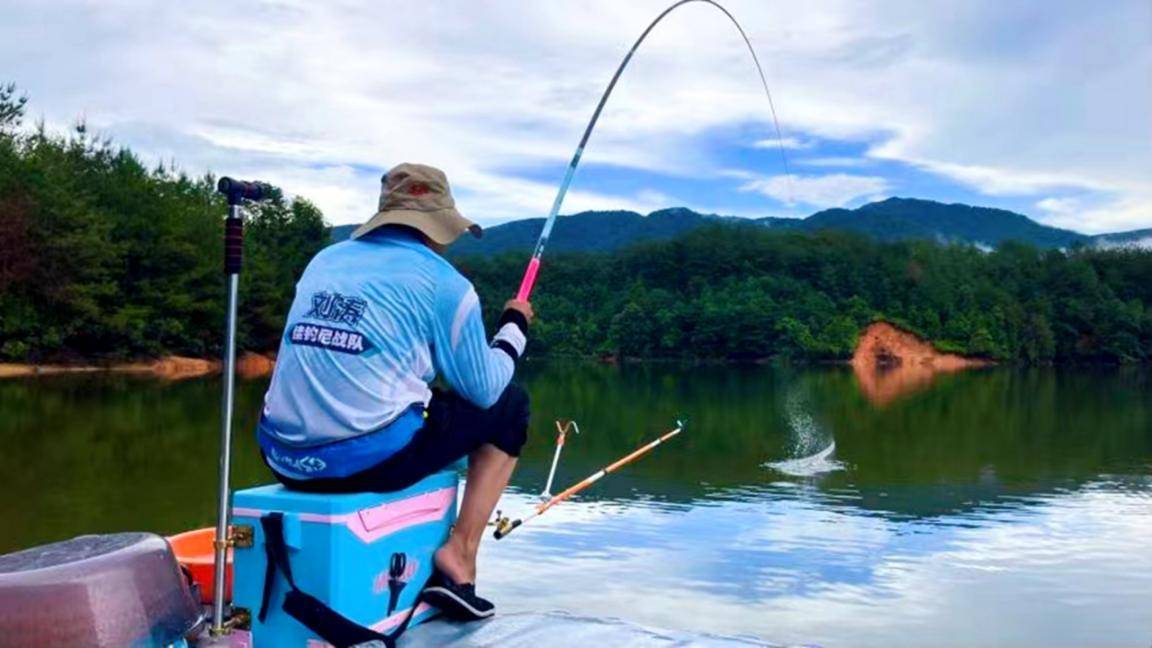 船上如何路亚(船钓路亚用什么饵)