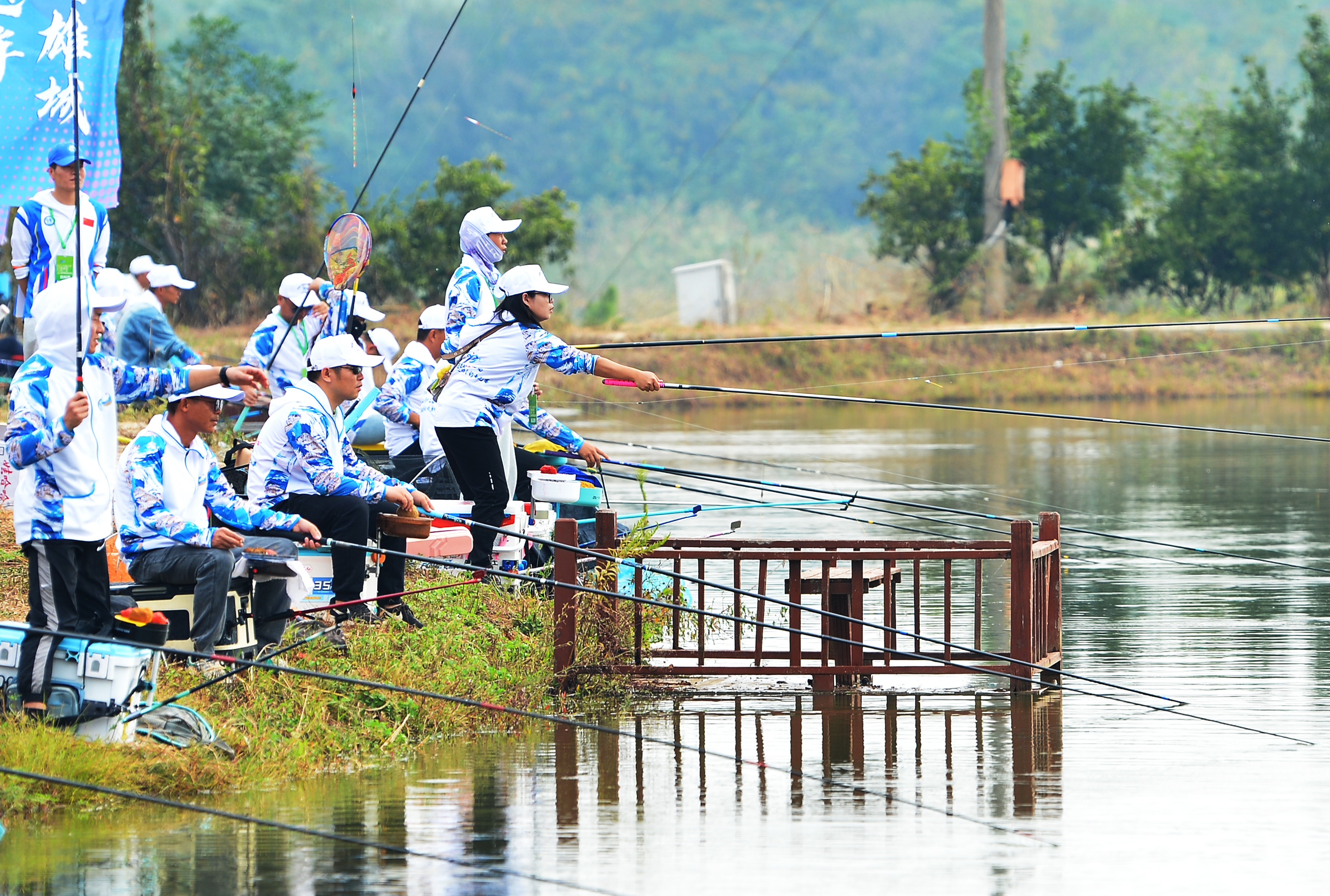 四海钓鱼钓场(四海钓鱼电话号码)
