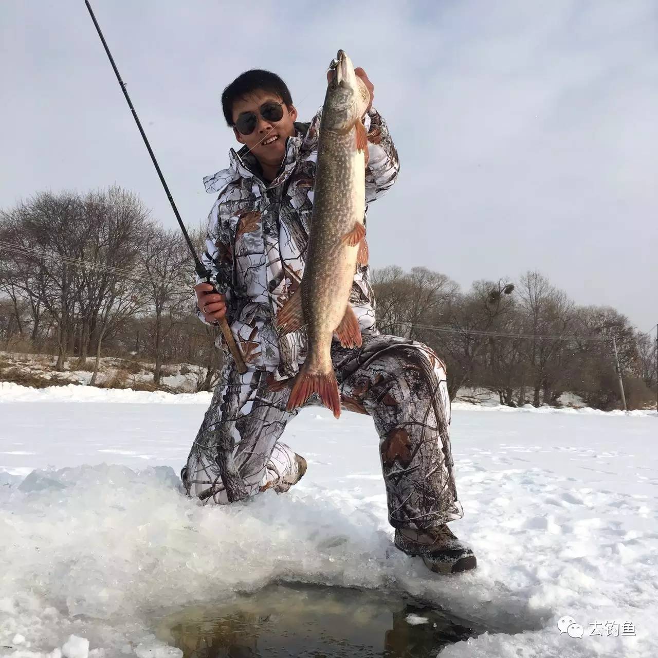 路亚翘嘴逗鱼技巧(路亚钓翘嘴鱼教学视频) 路亚翘嘴逗鱼技巧(路亚钓翘嘴鱼教学视频)