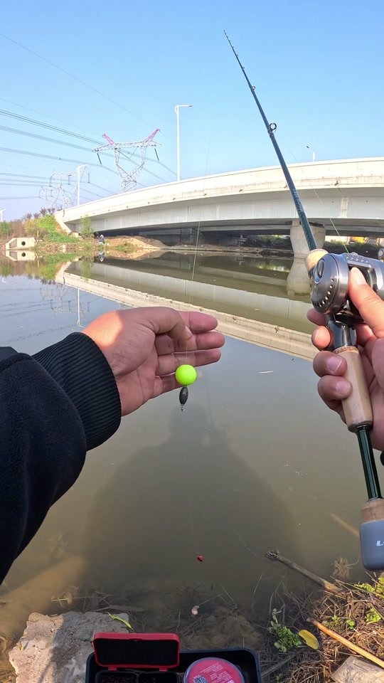 中国路亚钓鱼视频(路亚钓鱼视频翘嘴软饵新手)