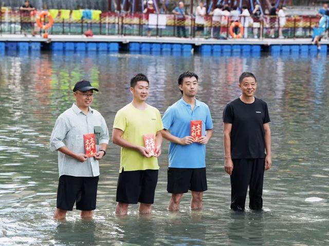 水中拔河比赛技巧(水上拔河规则)