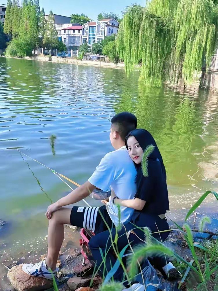 洱海钓鱼人(洱海钓鱼视频)
