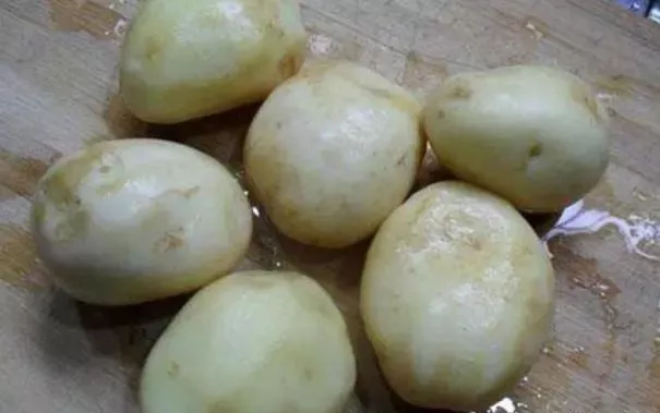 土豆做爆炸钩饵料(爆炸钩钓土鲮)