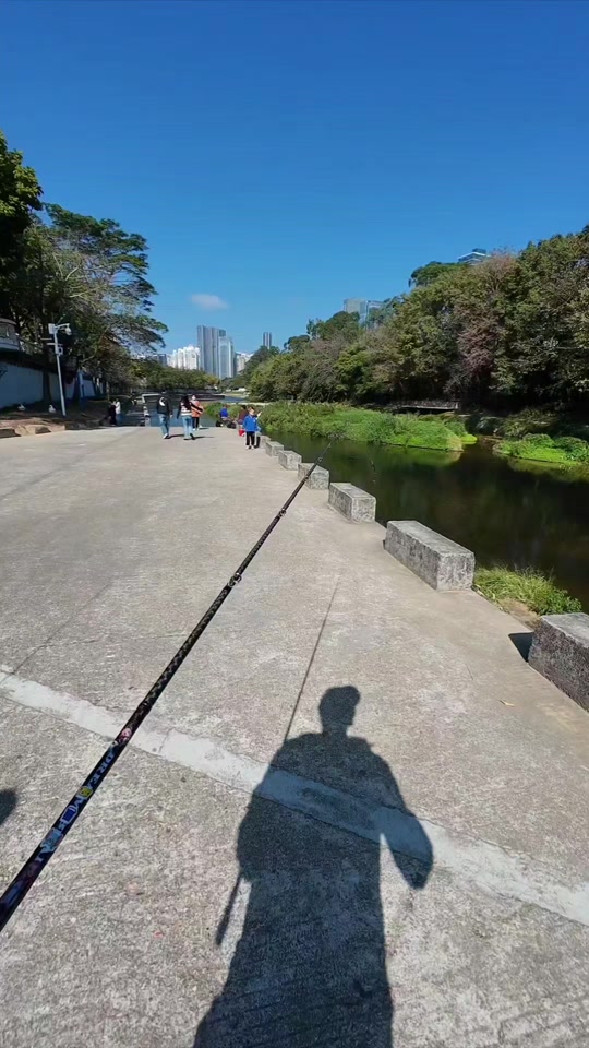 路亚铁板手法(路亚铁板手法技巧视频)