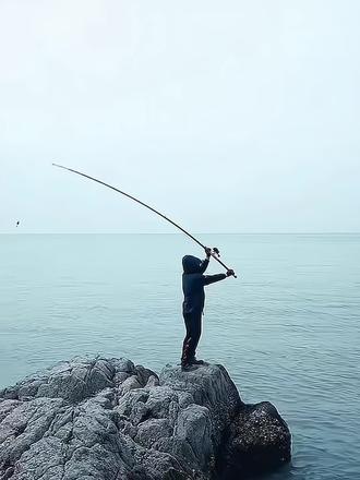 海钓杆库钓(海钓杆钓鱼)