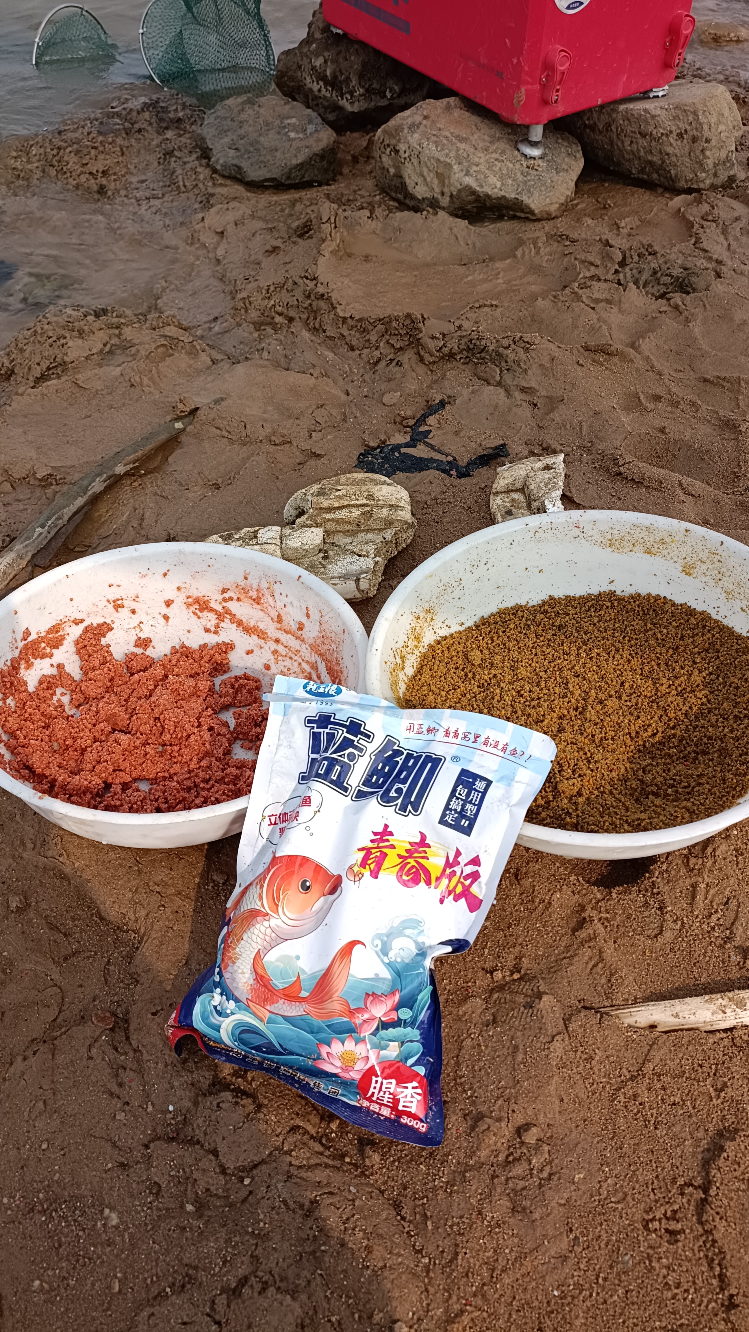 东峻鲫饵料与南北鲫饵料(东峻鲫饵和什么饵搭配钓鱼快)