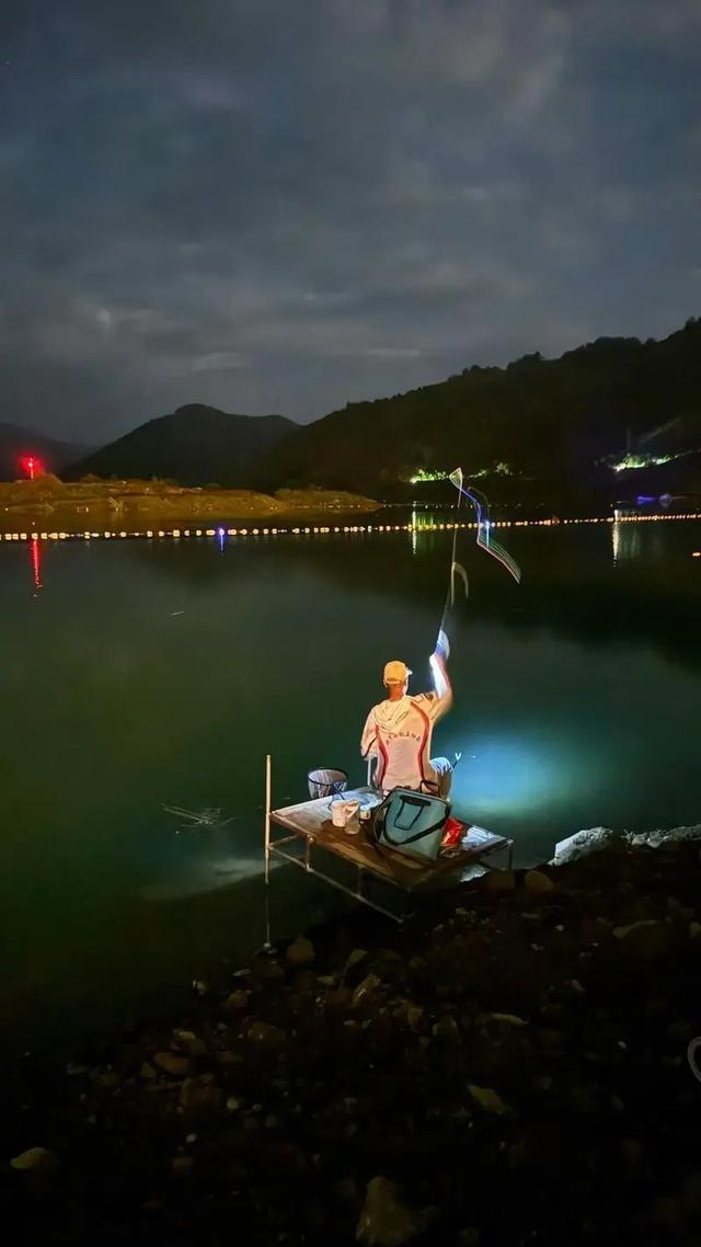 湘江夜钓技巧(湘江夜话的典故)