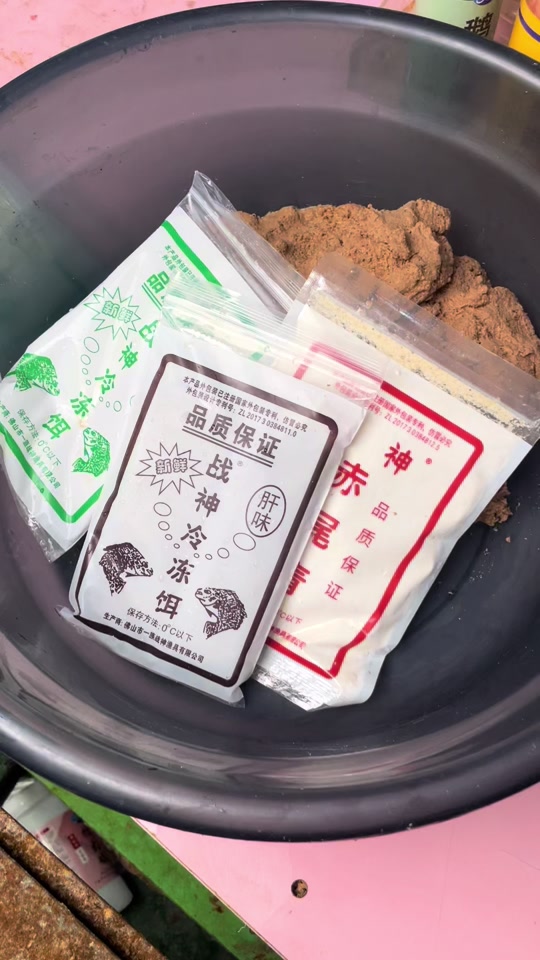 冬天冻饵料(冻饵要加水吗)