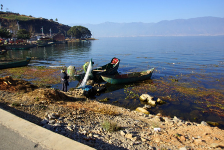洱海钓鱼视频(大理洱海钓鱼视频)