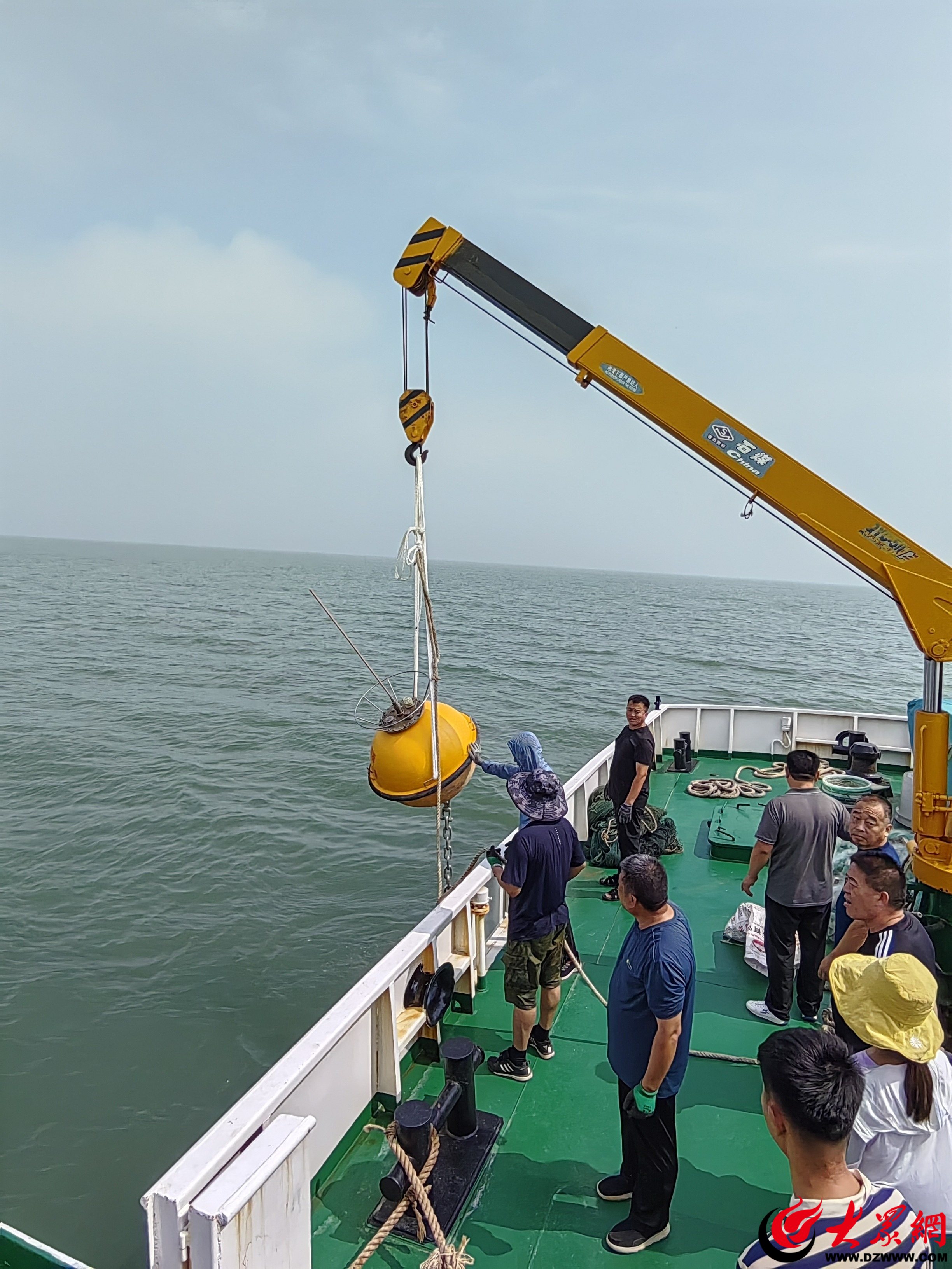 海钓什么情况使用浮标(怎么样海钓浮标不被水吹走)