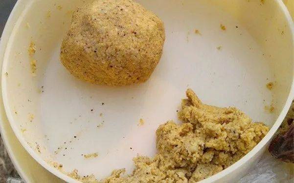 自制钓鱼饵料瓶子(自制瓶子钓鱼神器)