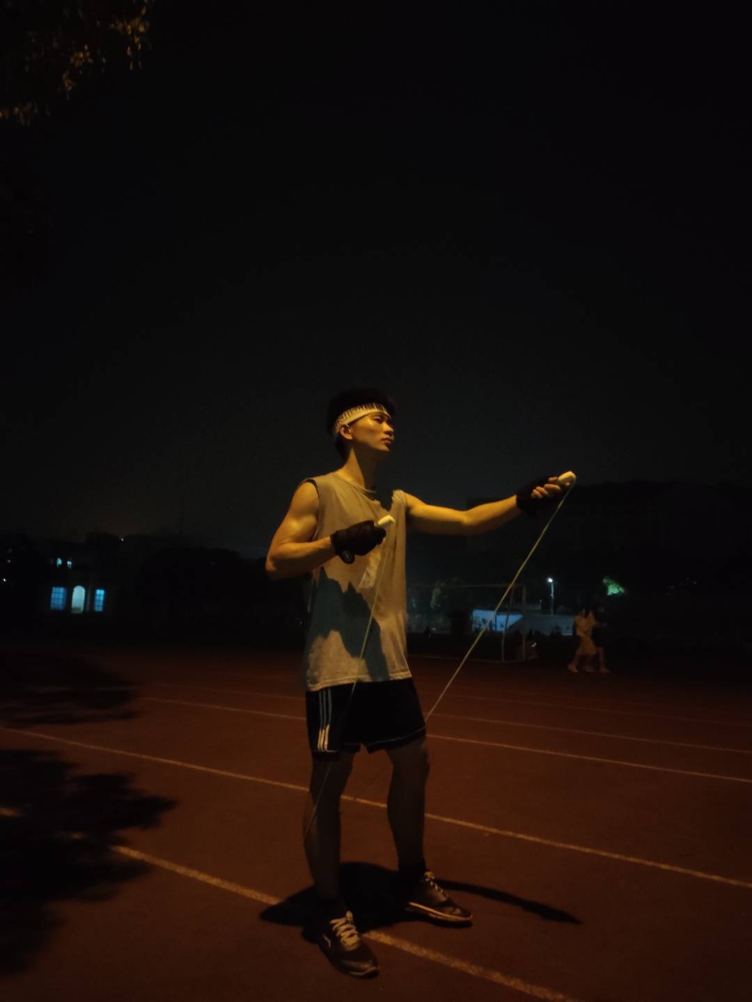 陈飞海钓(主角叫陈飞的丧尸小说)