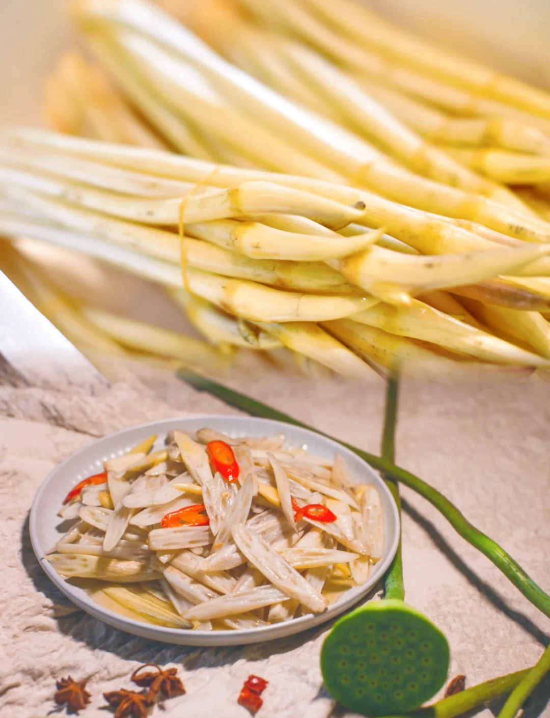 莲藕塘钓鱼用什么饵料(藕塘钓鱼怎么清理钓点)