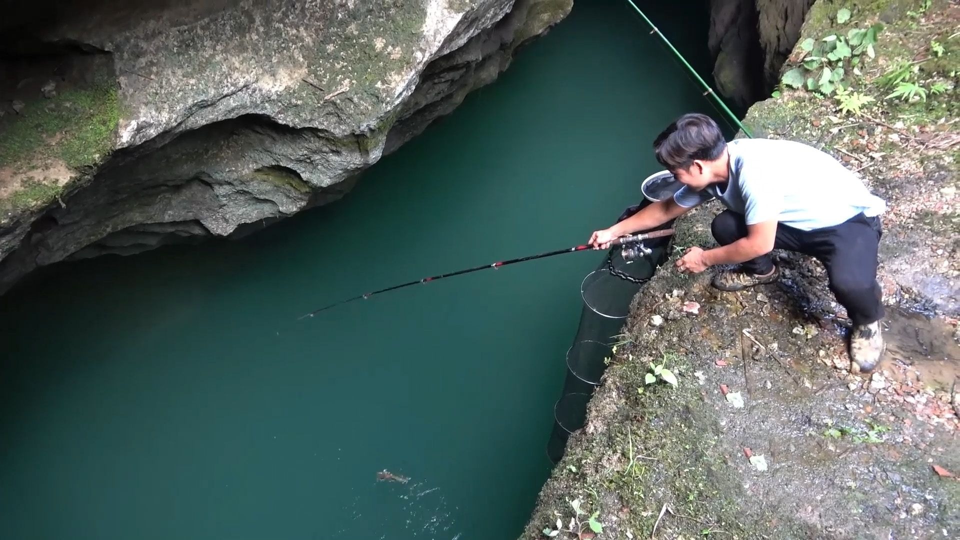深坑钓鱼技巧(深坑钓大鱼该注意什么) 深坑钓鱼技巧(深坑钓大鱼该注意什么)