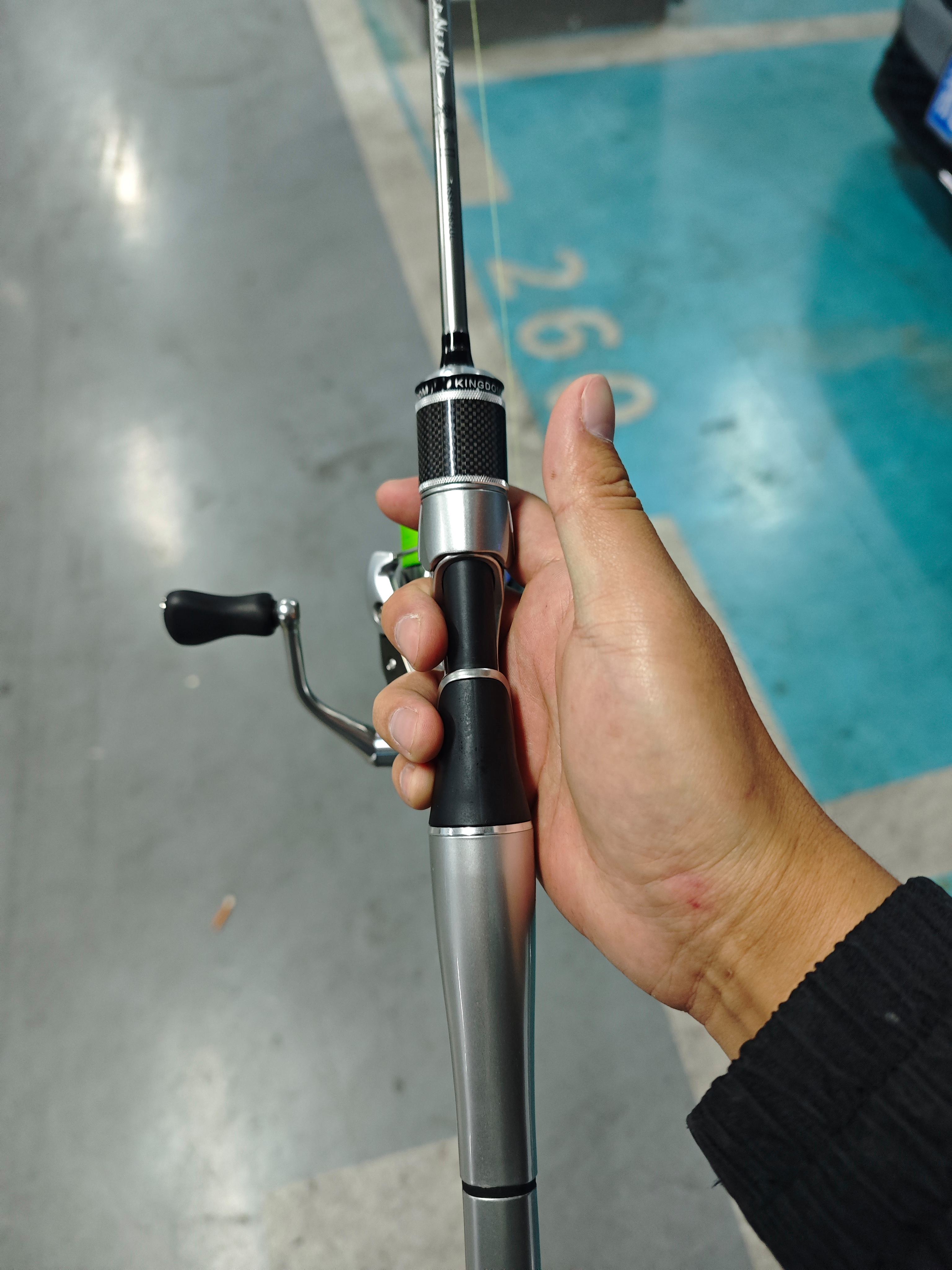 单手抛投路亚竿(单手抛投路亚竿选择) 单手抛投路亚竿(单手抛投路亚竿选择)