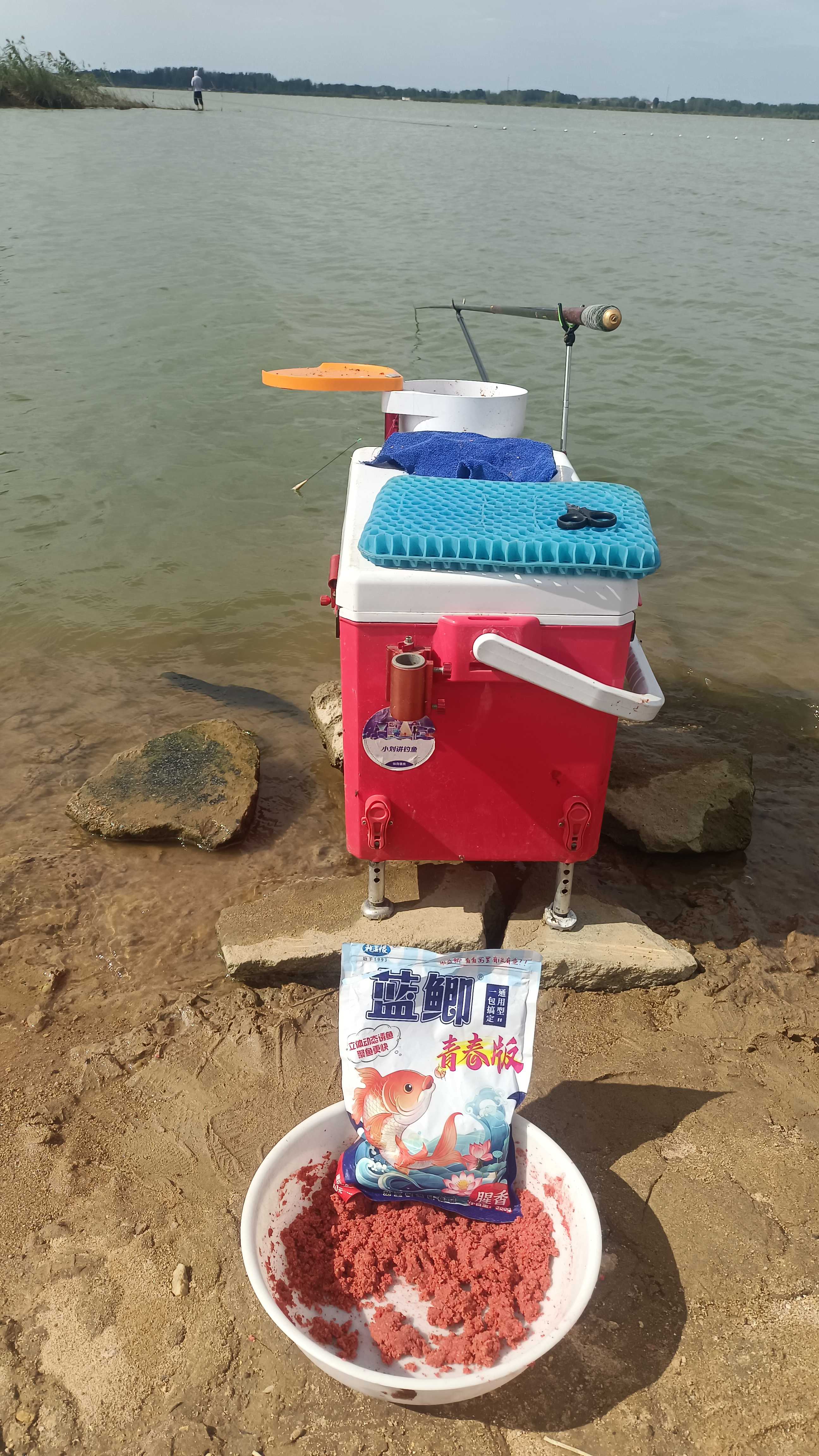 蓝鲫饵料烧手(蓝鲫饵料烧手好用吗)