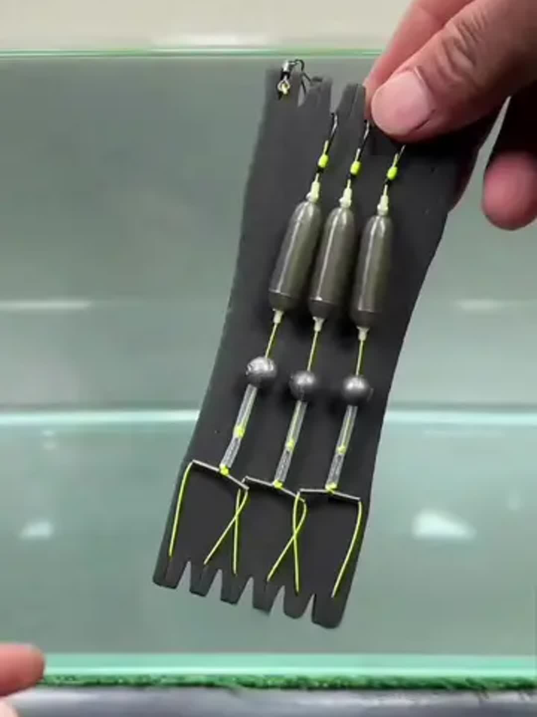 海钓串钩贴底(海钓串钩贴底怎么调漂)