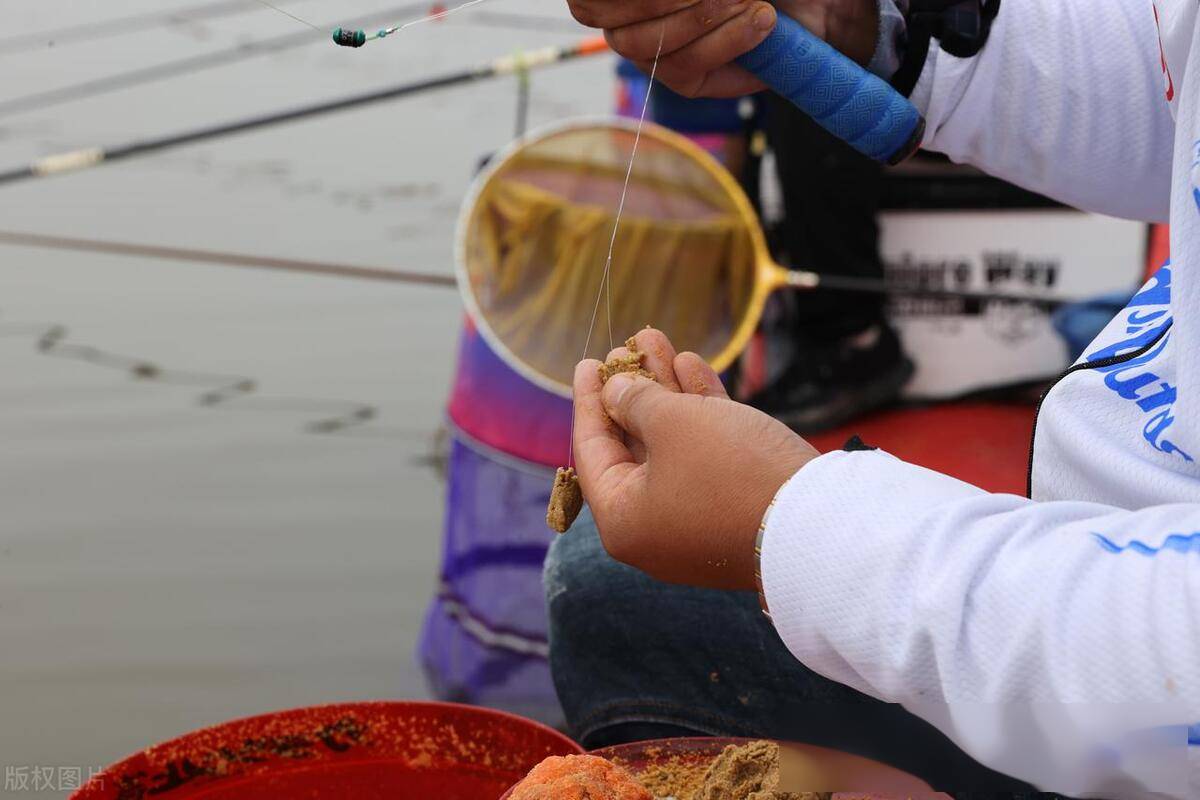 钓鱼搓饵湿度技巧(钓鱼搓饵湿度技巧视频) 钓鱼搓饵湿度技巧(钓鱼搓饵湿度技巧视频)