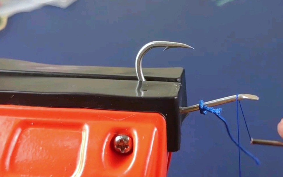 海钓铁板怎么抛投(海钓铁板钓法钓组)